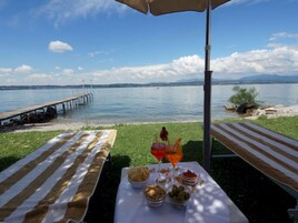 Spiaggia privata, lettini da mare, ombrelloni, teli da spiaggia