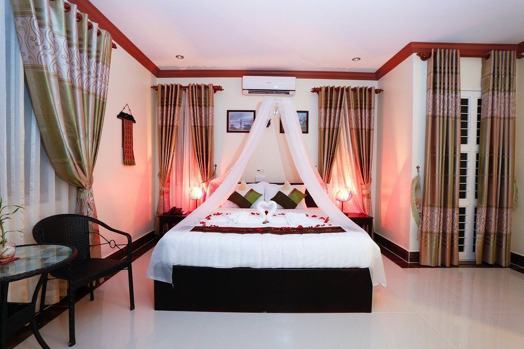 Suite, 1 King Bed (Free Airport Pickup) | 2 bedrooms, Egyptian cotton sheets, premium bedding, minibar