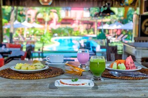 Free daily buffet breakfast - Pousada Vira Canoa (Itacaré)