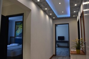 Individually furnished, iron/ironing board, cots/infant beds - Comfort Apartments by LivingDownTown (Zürich)