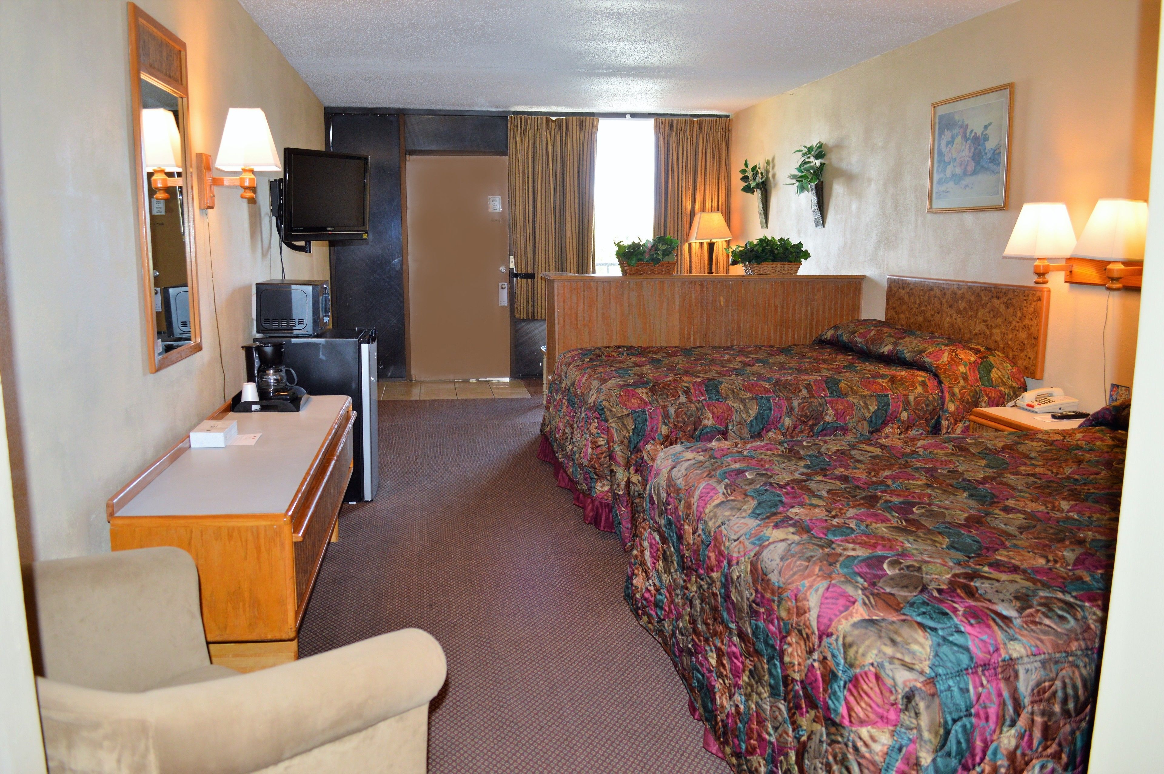 Deluxe Suite, 2 Queen Beds and 1 Sofa Bed, Non Smoking | Free WiFi, bed sheets