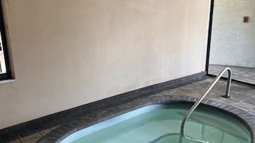 Bañera de hidromasaje interior