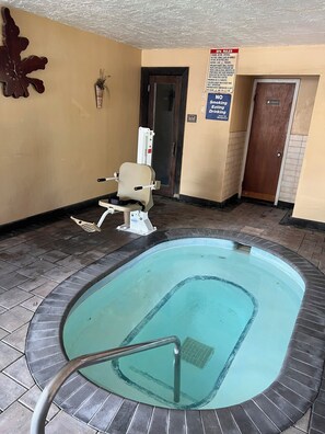 Unclassified image, 2 of 27, button - Tarpon Shores Inn (Tarpon Springs)