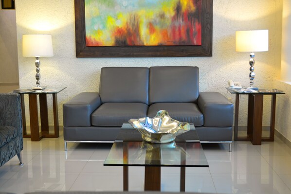 Lobby sitting area - Eco Express Hotel Zamora (Zamora)