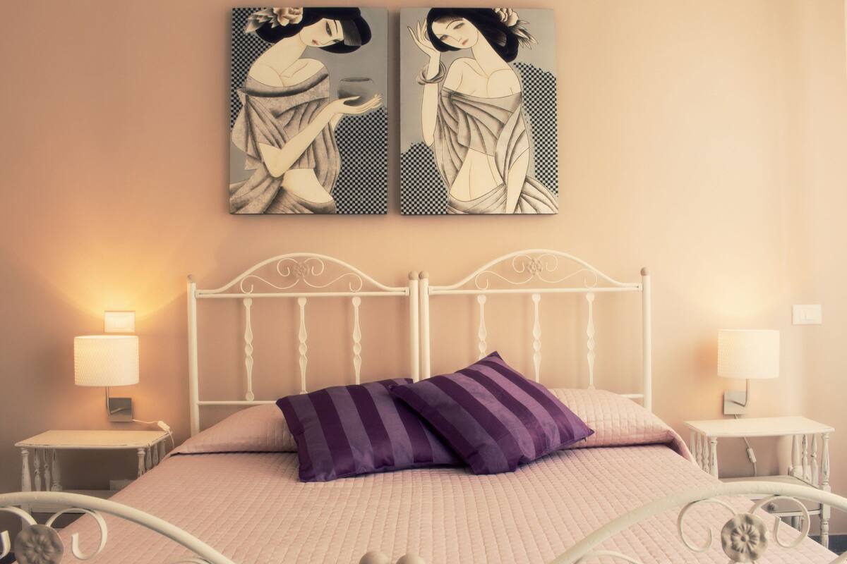 Classic Double or Twin Room | 1 bedroom, in-room safe, desk, iron/ironing board