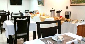 Tägliches inbegriffenes Frühstücksbuffet