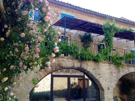 Exterior. L'Autre Maison