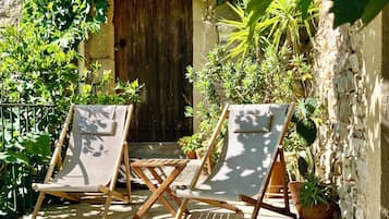 Appartement, salle de bains privée (La Vielle Ferme) | Terrasse/Patio
