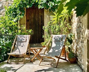 Apartment, Private Bathroom (La Vielle Ferme) | Terrace/patio - L'Autre Maison (Saint-Jean-de-Ceyrargues)