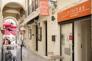 Exterior - Chinitas Urban Hostel (Málaga)