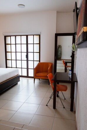Junior Suite | In-room business center