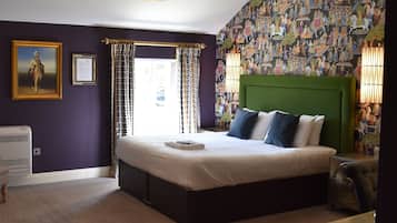 Deluxe Room, 1 King Bed, Ensuite (Singh Room) | Iron/ironing board, free WiFi, bed sheets