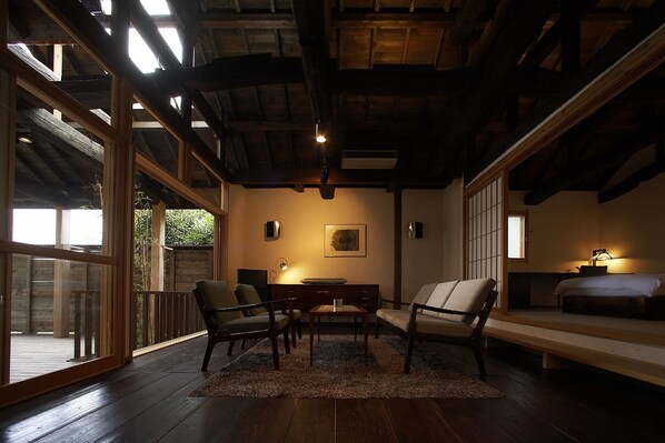 Villa (Suite Villa, Open-Air Bath,Yu) | Ruang tamu | TV