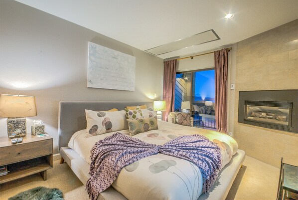 2 Bedroom, 3 Bathroom - La Casa 23 | Iron/ironing board, free WiFi, bed sheets - La Casa by Retreatia (Steamboat Springs)