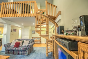 2 Bedroom, 3 Bathroom YV 212 | Iron/ironing board