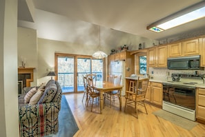 Condo, 2 chambres | Fer et planche Ă repasser