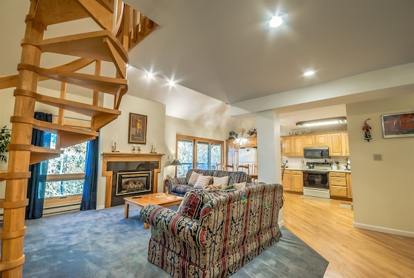2 Bedroom, 3 Bathroom YV 212 | Iron/ironing board