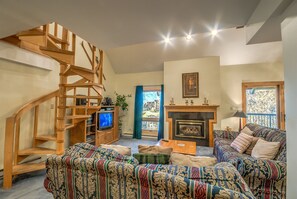 2 Bedroom, 3 Bathroom YV 212 | Iron/ironing board