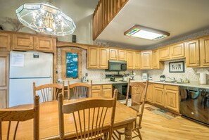 2 Bedroom, 3 Bathroom YV 212 | Iron/ironing board