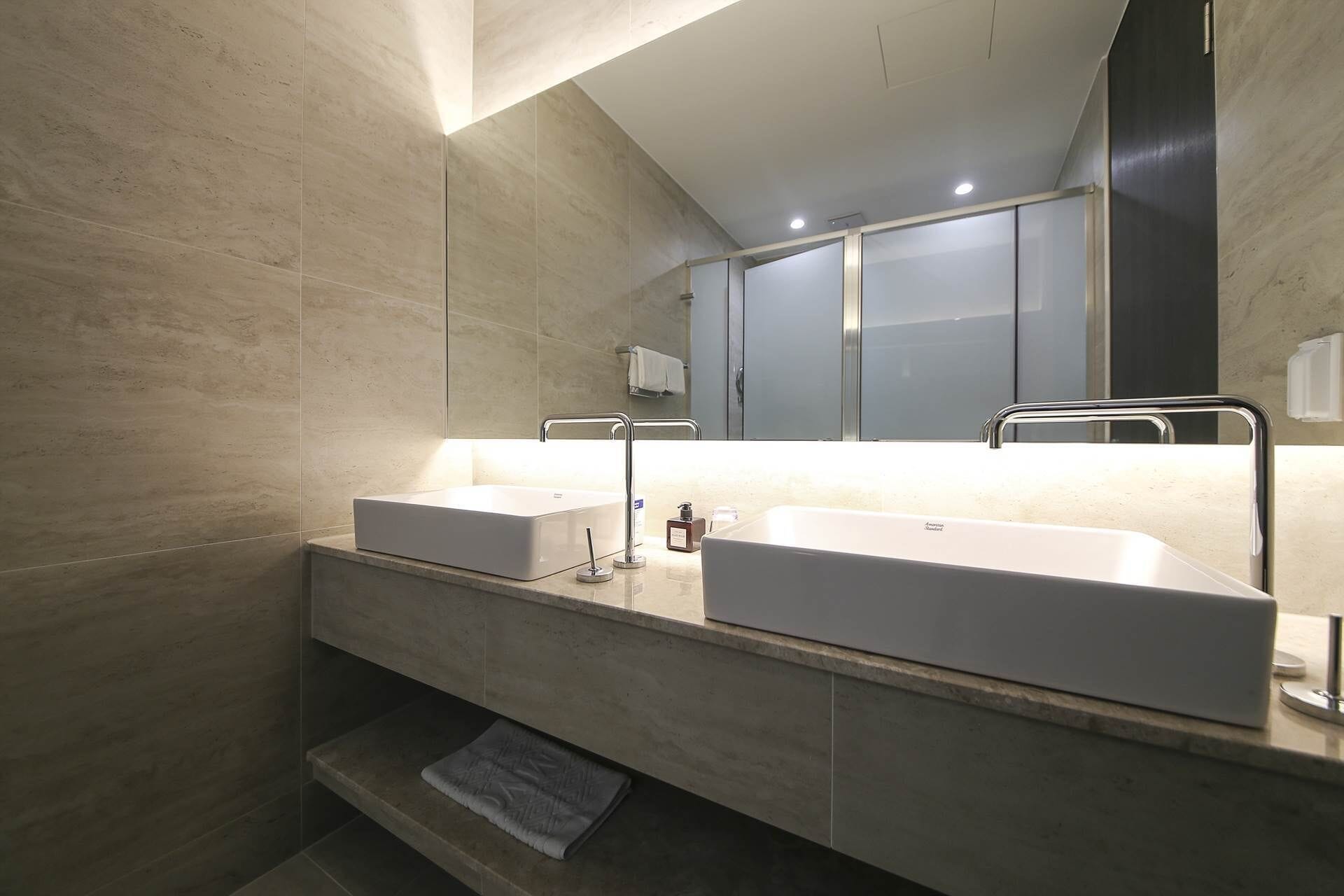 deluxe double room | premium bedding, in-room safe, desk, laptop workspace