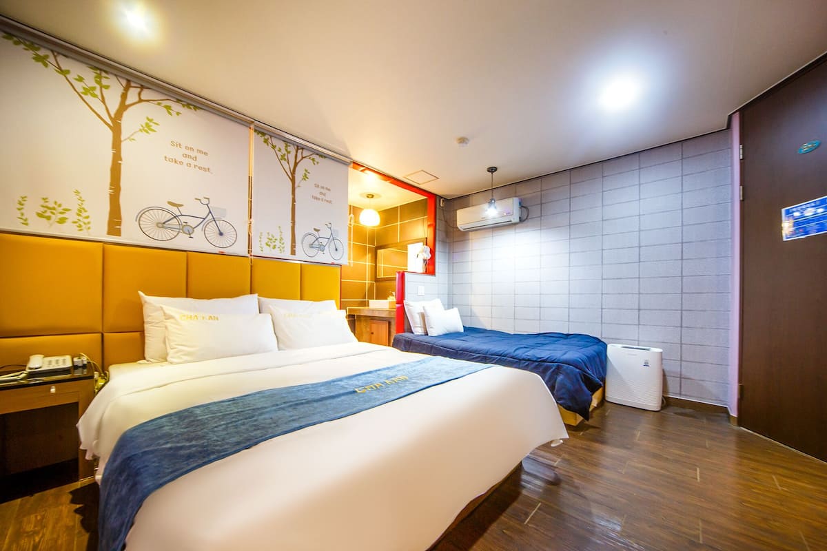 Deluxe-Zweibettzimmer | Kostenloses WLAN, Bettwäsche