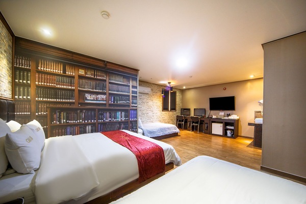Family Triple Room | Soundproofing, free WiFi, bed sheets