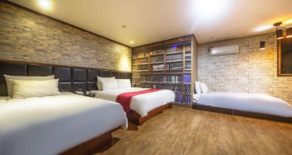 Chakan Hotel