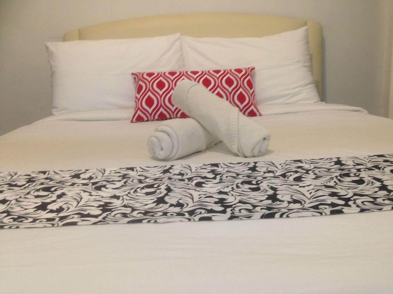 Skrivebord, strykejern/-brett, wi-fi (inkludert) og sengetøy