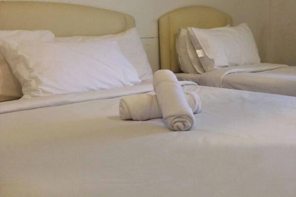 1 kamar tidur, meja kerja, setrika/meja setrika, dan Wi-Fi gratis