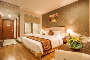 Deluxe Room, 1 King Bed