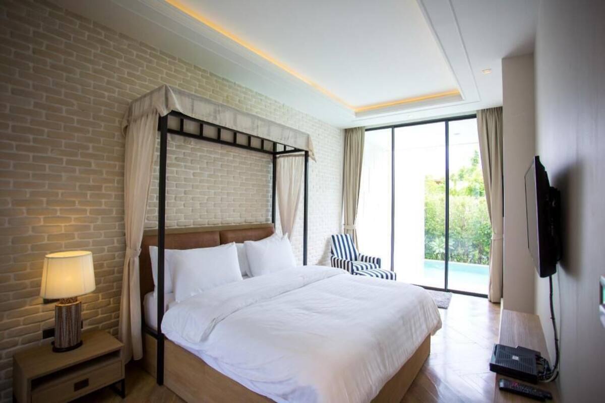 เครื่องนอนระดับพรีเมียม, เตียง Select Comfort, มินิบาร์ฟรีบางอย่าง
