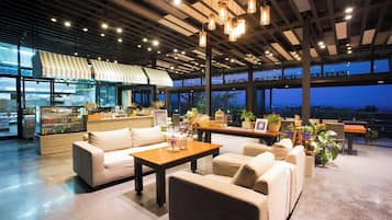 Breakfast, lunch, dinner served; international cuisine, garden views
