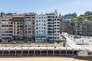 Front of property - Hotel Niza (San Sebastián)