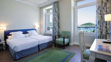 Doppelzimmer, Meerblick | Schreibtisch, Verdunkelungsvorhänge, Bügeleisen/Bügelbrett