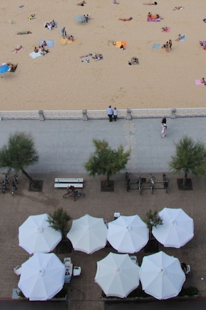 Porch - Hotel Niza (San Sebastián)