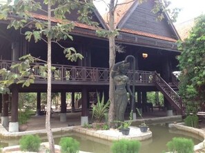 Interior detail - Bong Thom Home Stay (Banteay Srei)