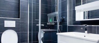 Suite Apartments by Livingdowntown