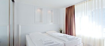 Suite Apartments by Livingdowntown