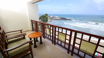 Deluxe Room, Sea View | Balcony