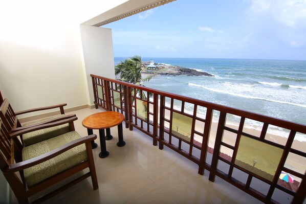 Deluxe Room, Sea View | Balcony