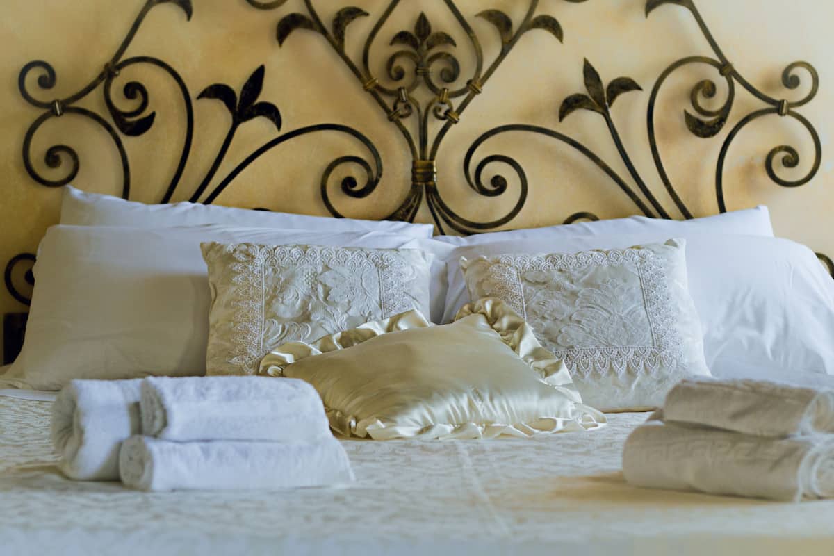 Camera Matrimoniale | Biancheria da letto di alta qualità, una scrivania, insonorizzazione