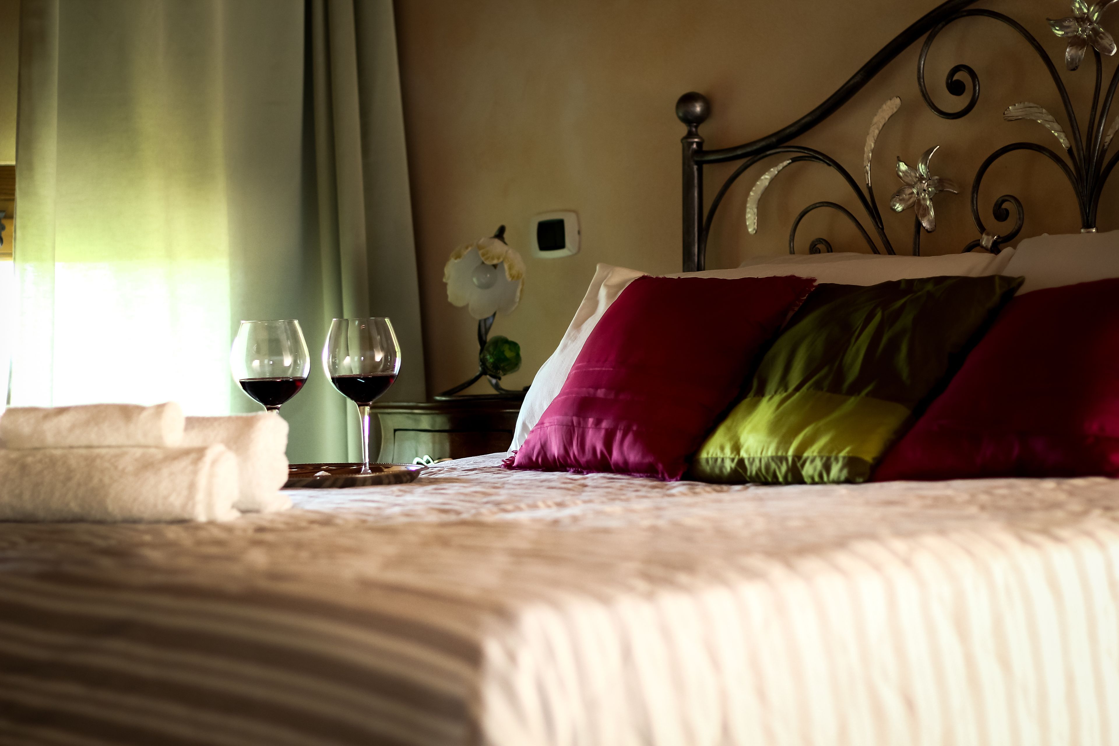 Sängtillbehör av högsta kvalitet, skrivbord och ljudisolering