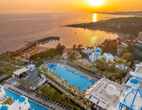 Rubi Platinum Spa Resort & Suites - All Inclusive