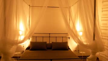 Superior Room | Meja