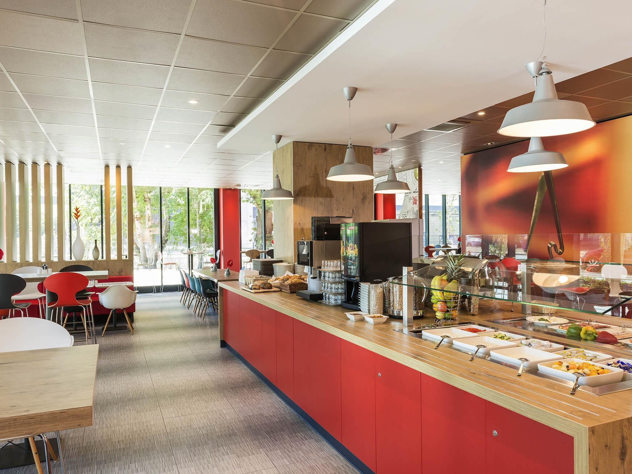 daily buffet breakfast (eur 17 per person)