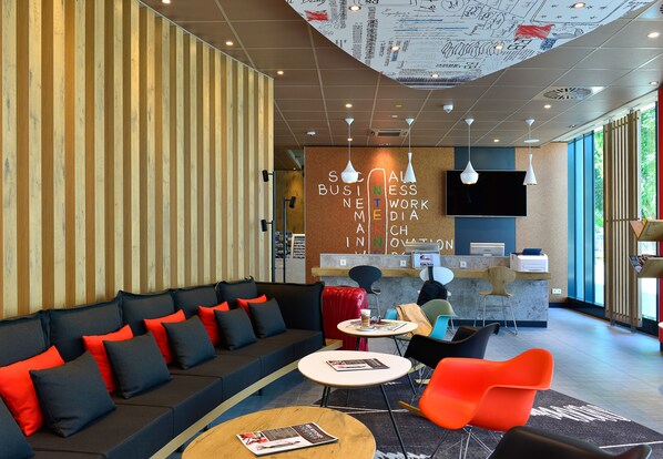 Lobby sitting area - Ibis Muenchen City Ost (Munich)