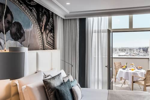 Deluxe Room, Terrace | Premium bedding, pillow-top beds, minibar, in-room safe