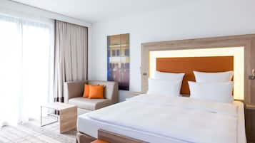 Allergikerbettwaren, Minibar, Zimmersafe, Schreibtisch