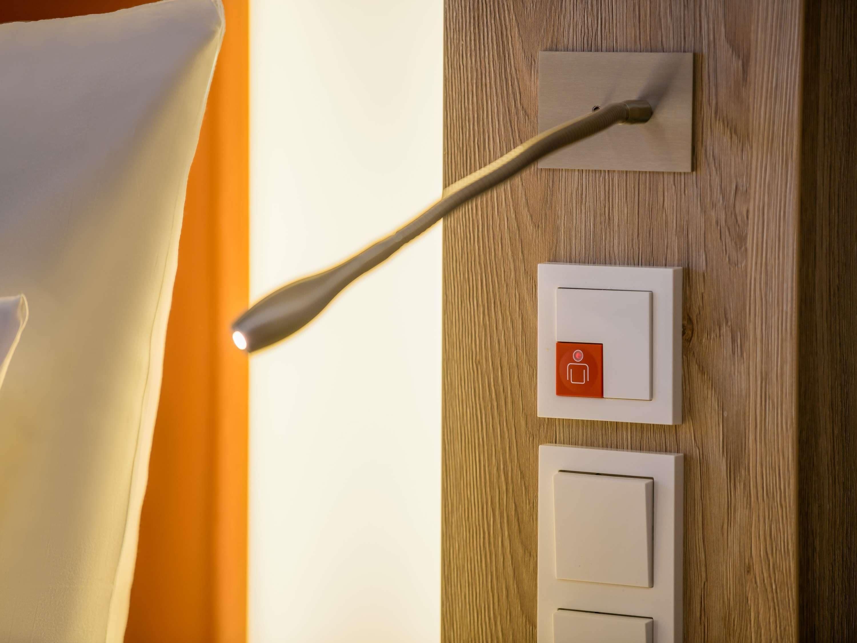 Literie hypoallergénique, minibar, coffres-forts dans les chambres