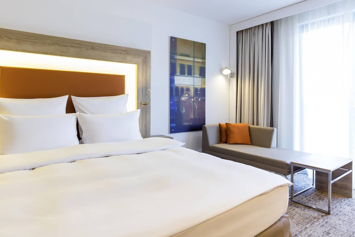 Standard Room, 1 Queen Bed with Sofa bed | Hypo-allergenic bedding, minibar, in-room safe, desk